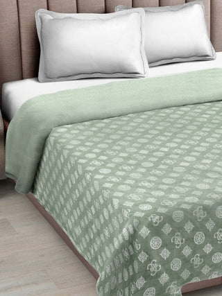 FABINALIV Light Green Geometric Mild Winter 500 GSM Embossed Woollen Double Bed Comforter