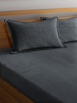 FABINALIV Dark Grey Solid 300 TC Woollen  King Size Double Bedsheet with 2 Pillow Covers