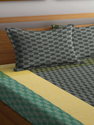 FABINALIV Multicolor Geometric 100% Cotton Handwoven King Size Double Bedsheet with 2 Pillow Covers (250X225 cm)