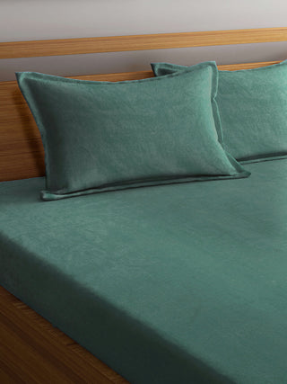 FABINALIV Sunny Green Solid 300 TC Woollen King Size Fitted Double Bedsheet with 2 Pillow Covers