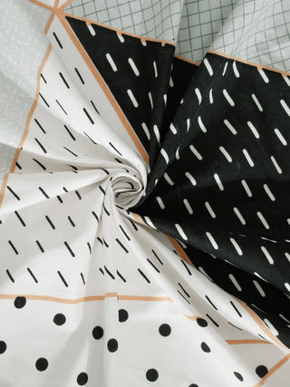 FABINALIV Multicolor Geometric 300 TC Cotton Blend Super King Size Double Bedsheet with 2 Pillow Covers (270X270 cm)